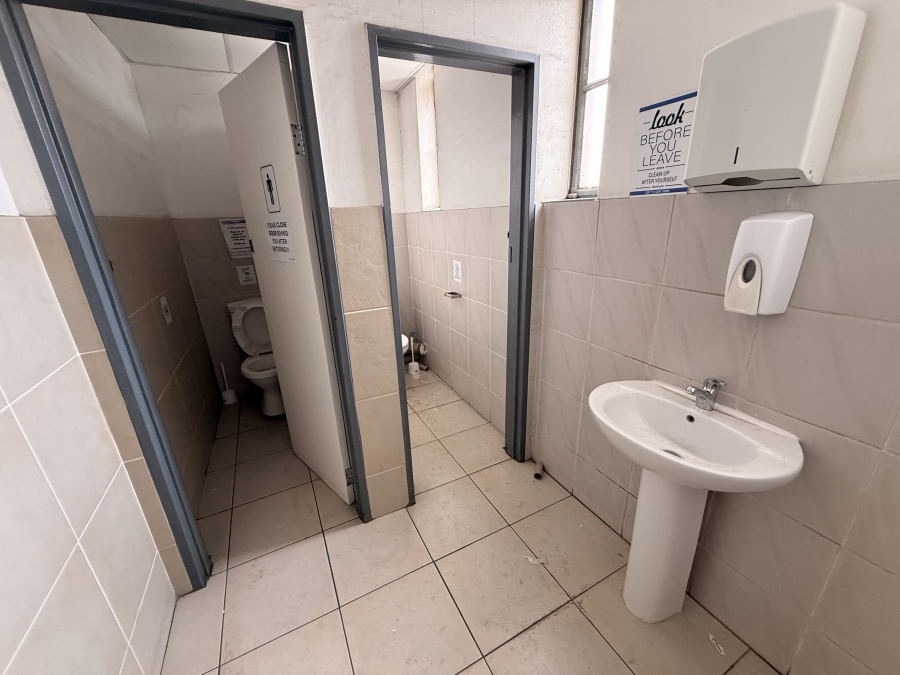 To Let commercial Property for Rent in Beaconvale Western Cape